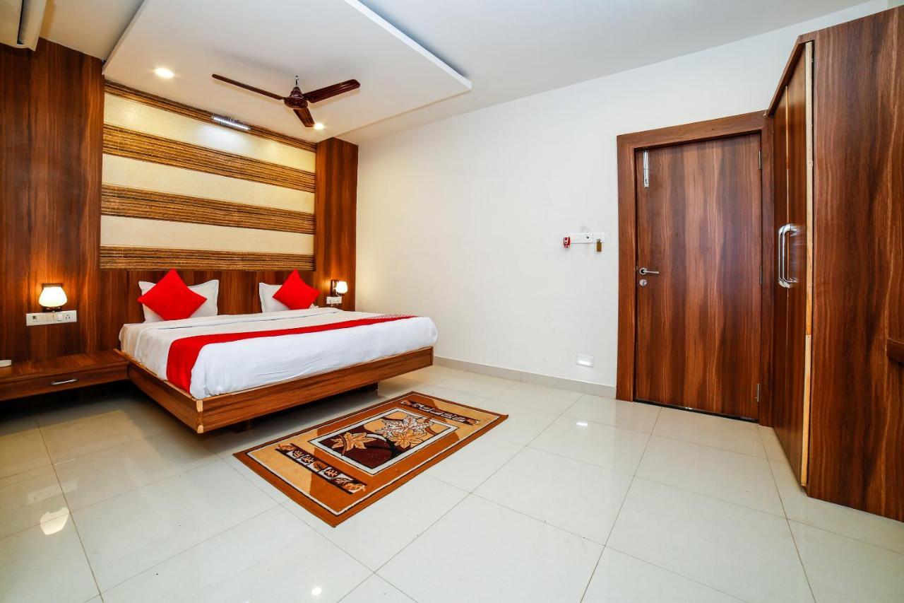Oyo 35769 Hotel Rishabh Jhānsi Buitenkant foto