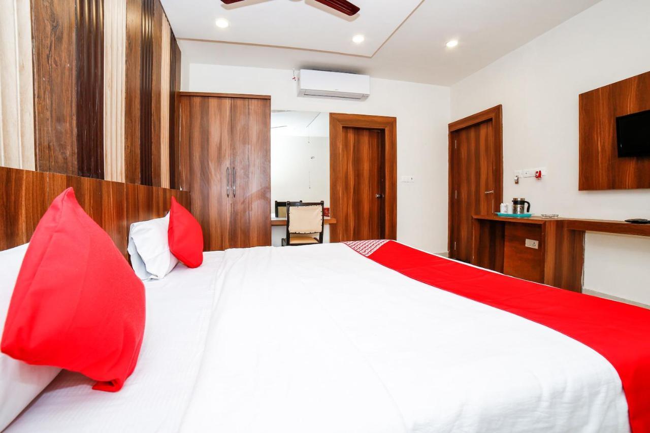 Oyo 35769 Hotel Rishabh Jhānsi Buitenkant foto