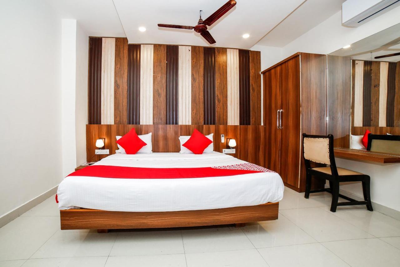 Oyo 35769 Hotel Rishabh Jhānsi Buitenkant foto