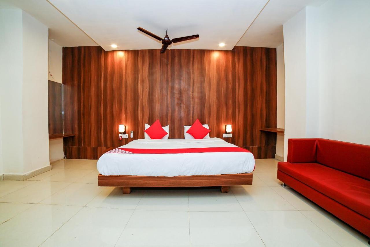 Oyo 35769 Hotel Rishabh Jhānsi Buitenkant foto